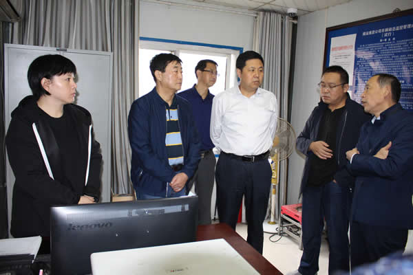 市交通運輸局黨組副書記、市運管局局長何濤一行到隴運集團公司檢查國慶節(jié)前安全生產工作