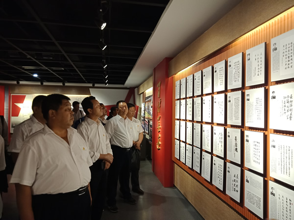 隴運(yùn)集團(tuán)公司黨委開展“不忘初心、牢記使命”紀(jì)念建黨98周年主題黨日活動